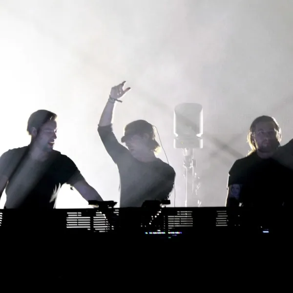 Don't You Worry Child – Swedish House Mafia
