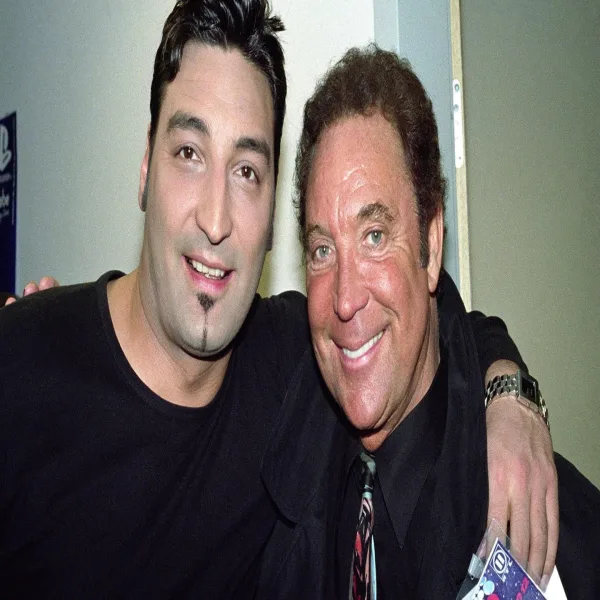 Sex Bomb – Tom Jones feat. Mousse T.